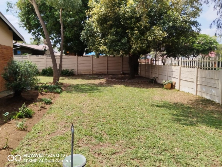 To Let 3 Bedroom Property for Rent in Protea Park North West